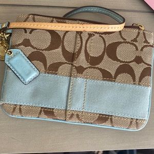 Coach wristlet like new!